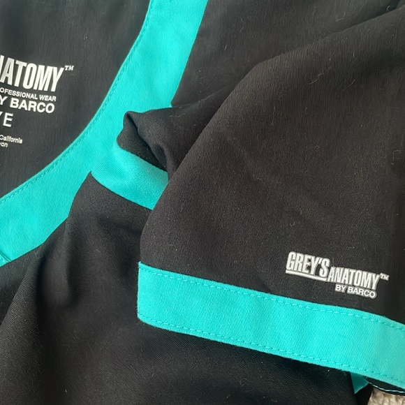 Grey’s Anatomy Barco Scrub top Size XS - Picture 7 of 7